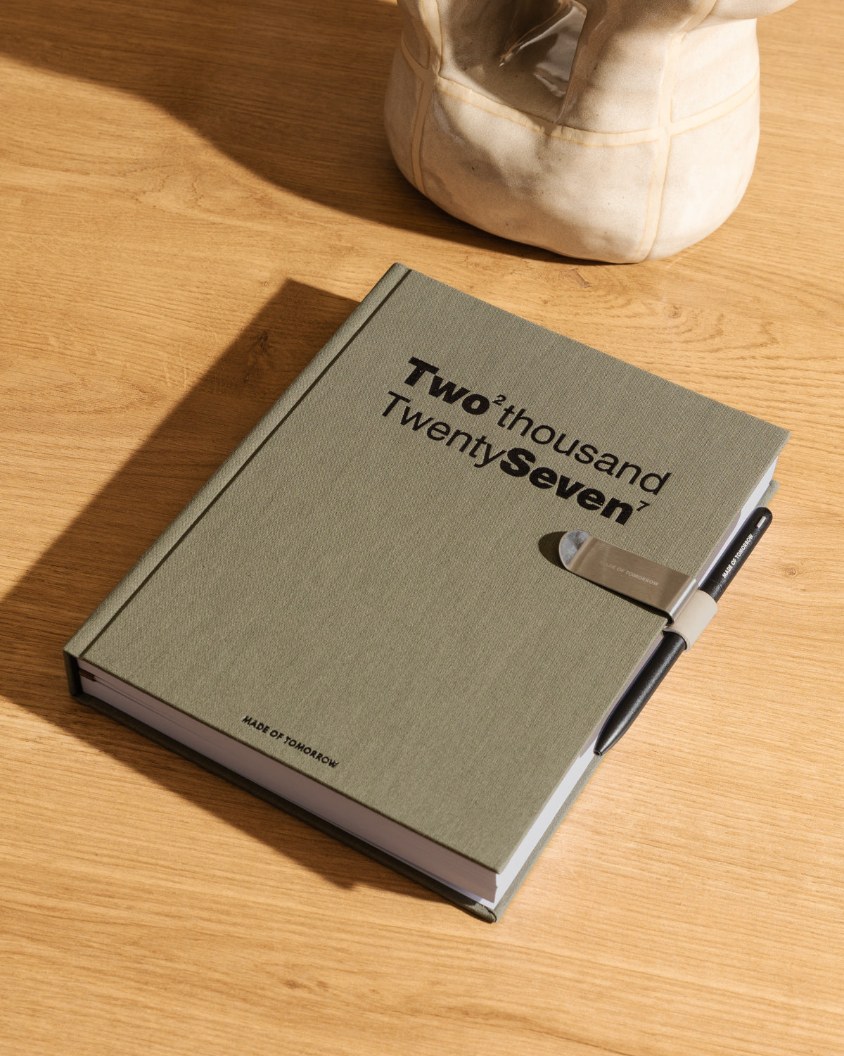 2027 Grand Daily Diary - Classic