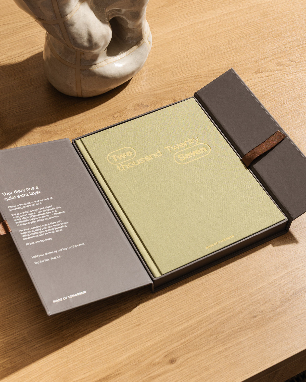 2027 Grand Weekly Diary - Classic