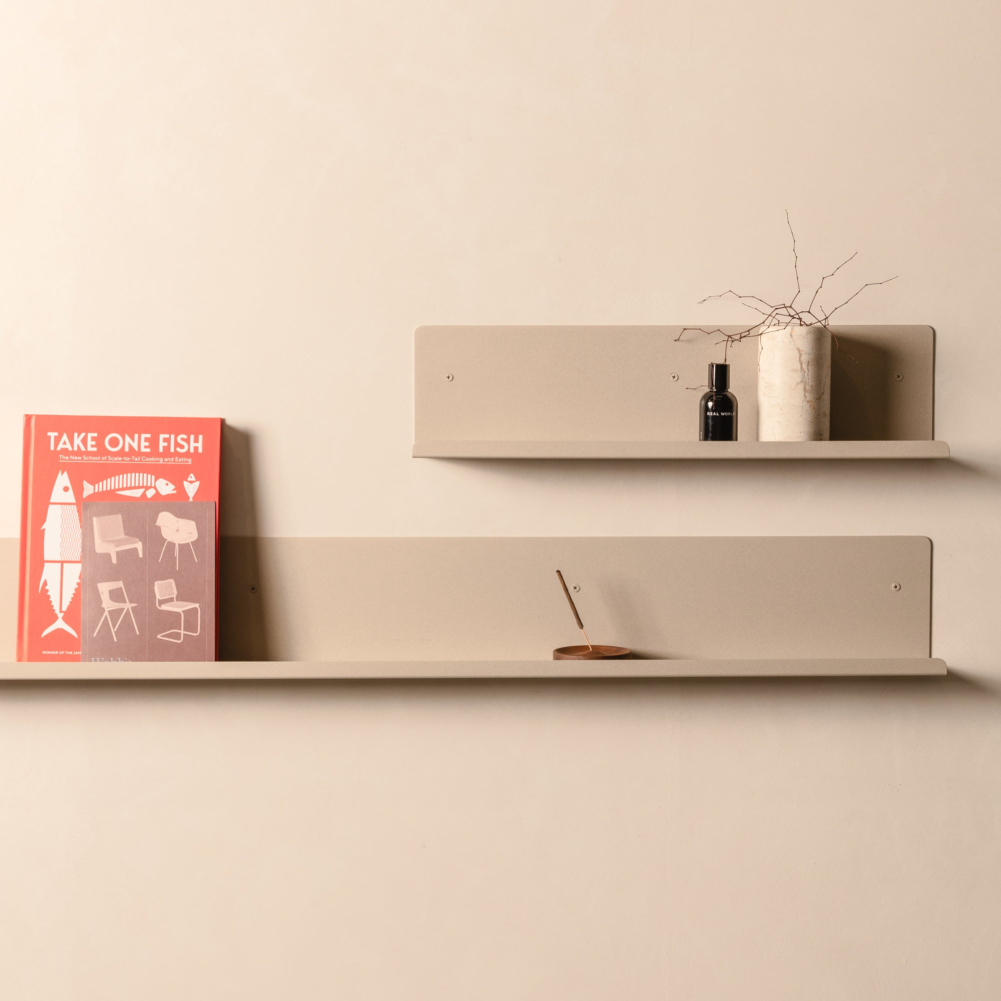 FOLD Display Ledge 600