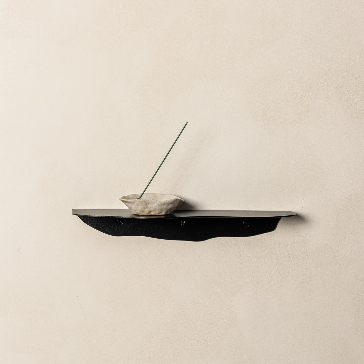 FOLD Wavy Shelf 350 — Black
