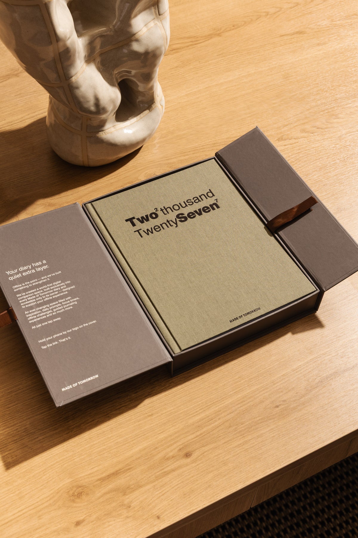 2027 Grand Daily Diary - Classic