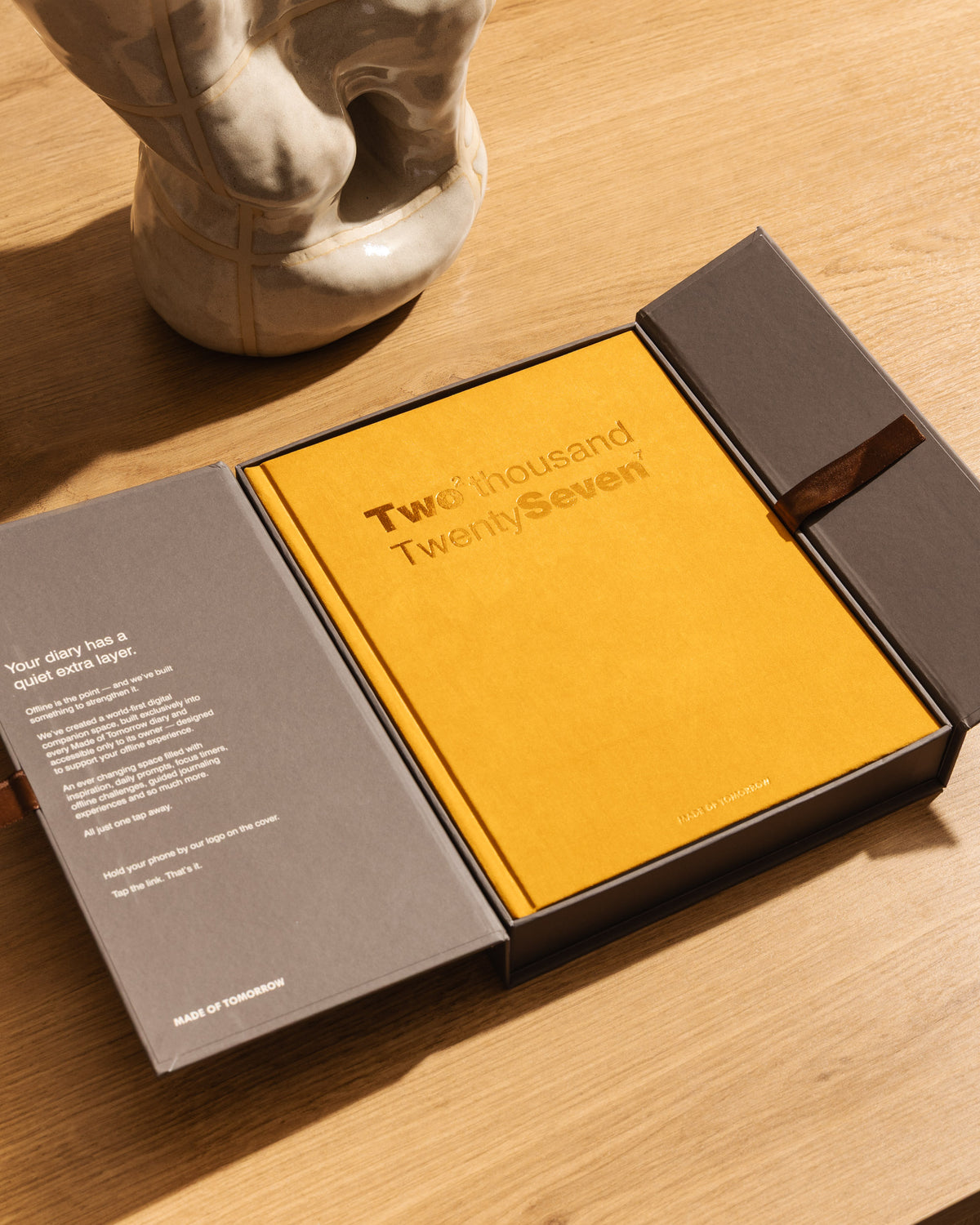 2027 Grand Daily Diary - Classic