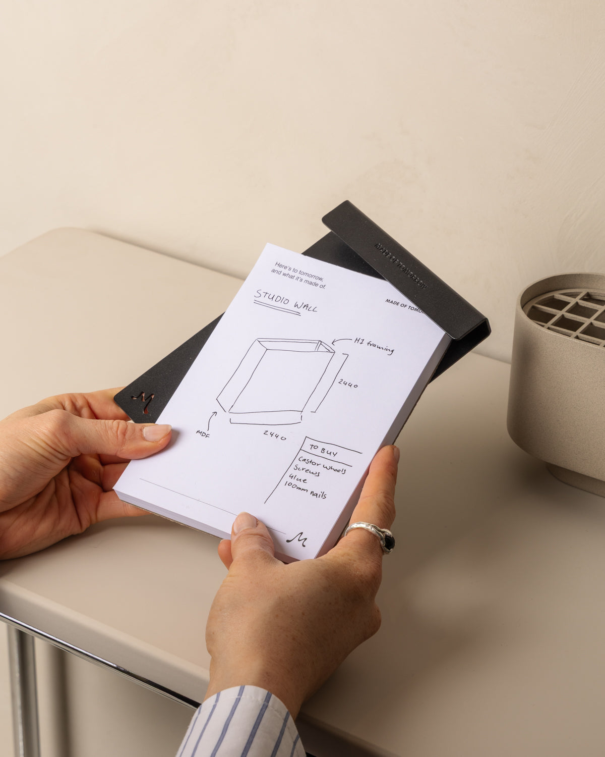 pad=blank;holder=black