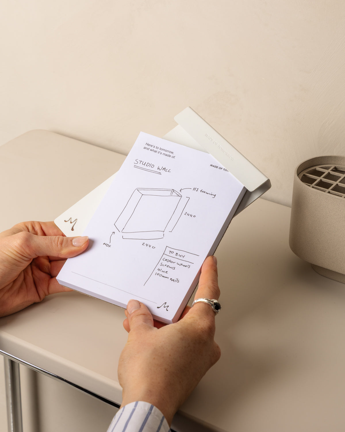 pad=blank;holder=white