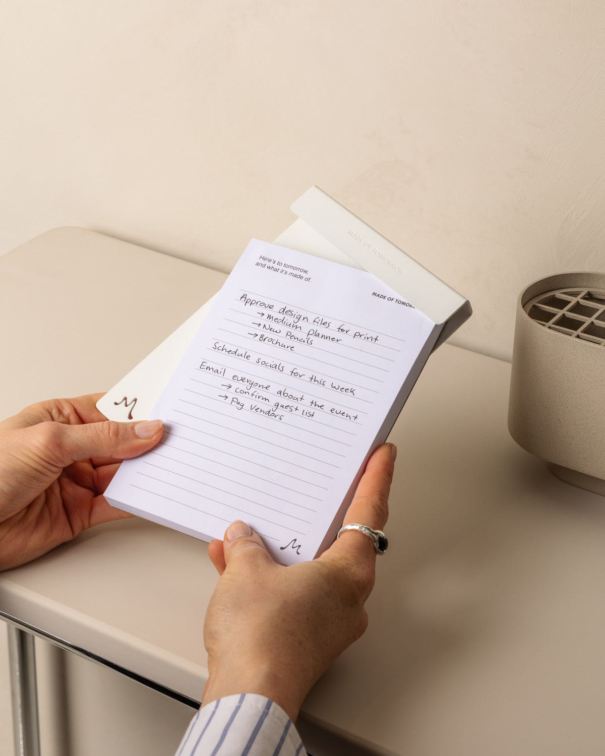 Lined Note Block Pad with white FOLD holder [pad=lined;holder=white]